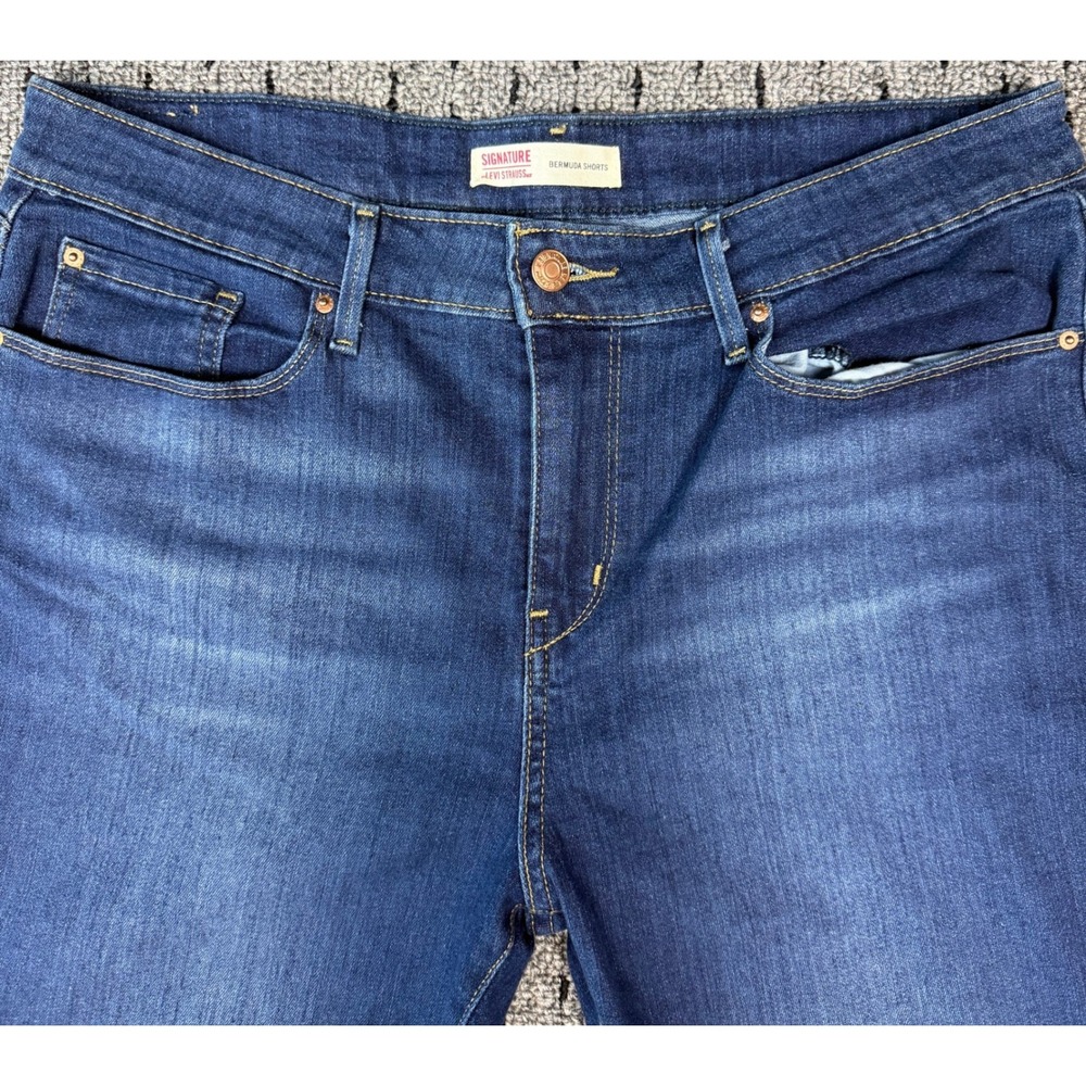 Signature by Levi Strauss Womens Bermuda Shorts Dark Wash Cuff Stretch Denim 34 - Picture 2 of 9